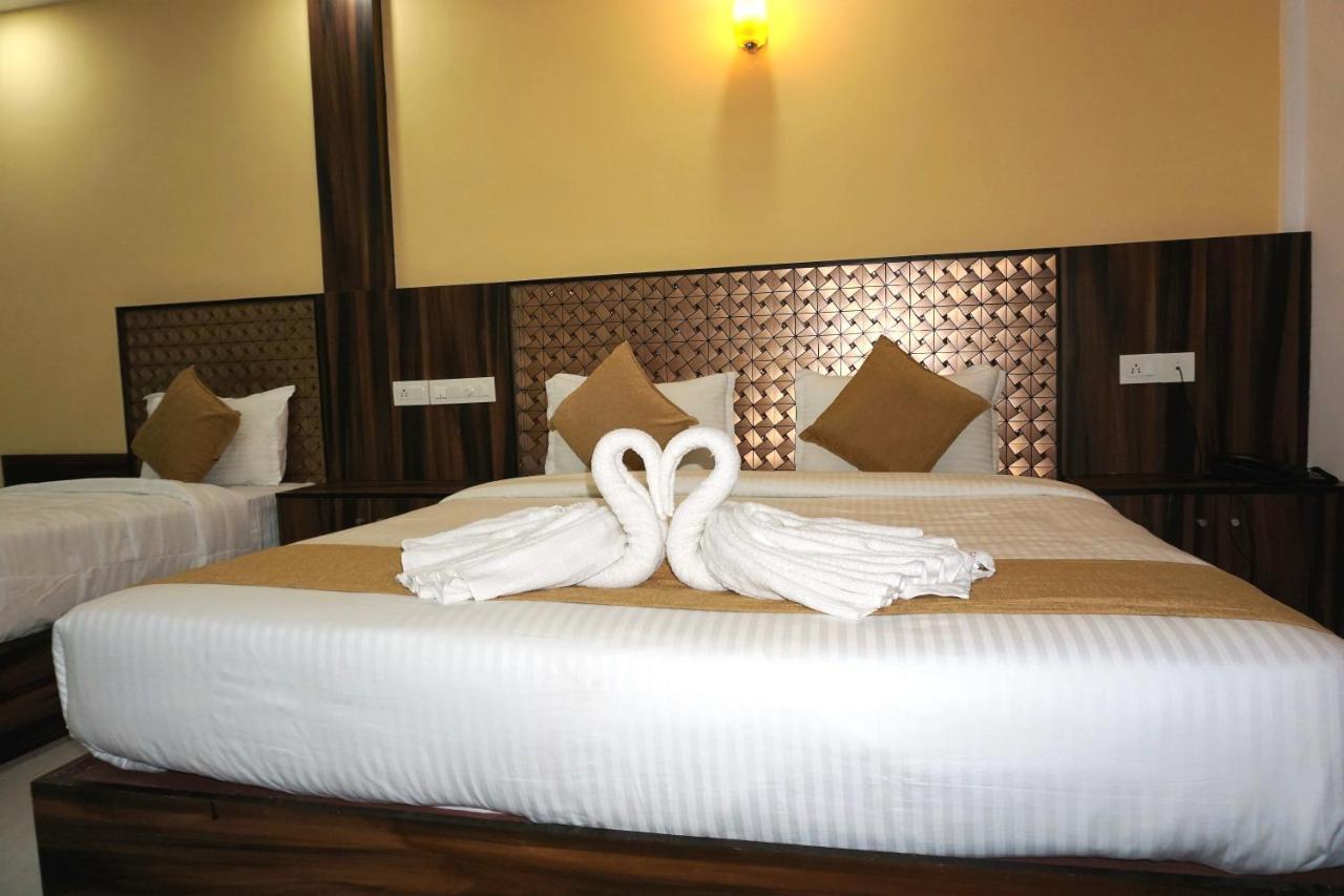 Hotel Kochi Crown Exterior foto