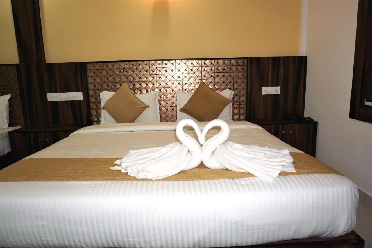 Hotel Kochi Crown Exterior foto