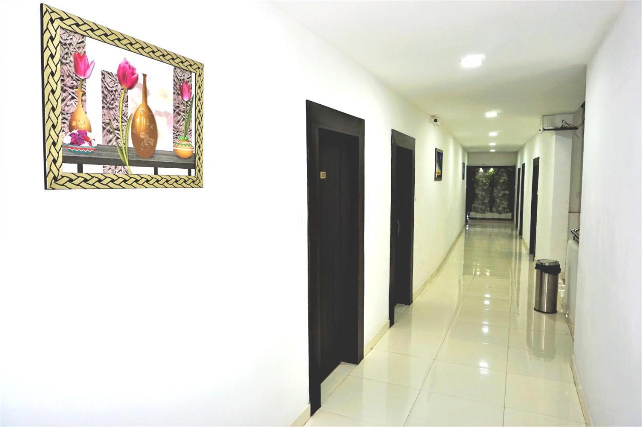 Hotel Kochi Crown Exterior foto